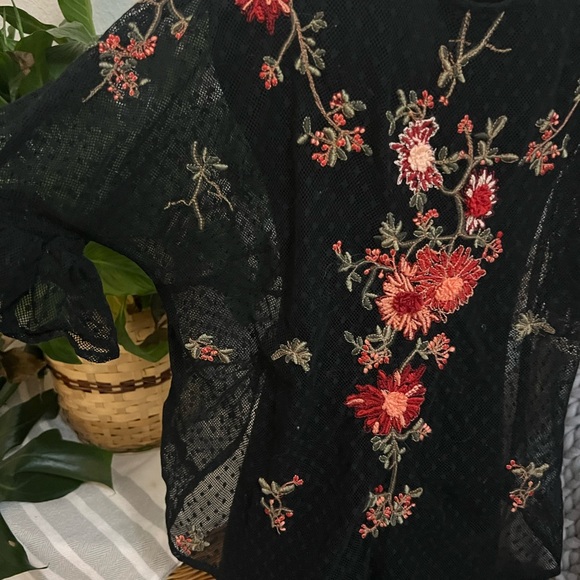 Anthropologie Maeve Black Embroidered top - Picture 3 of 7